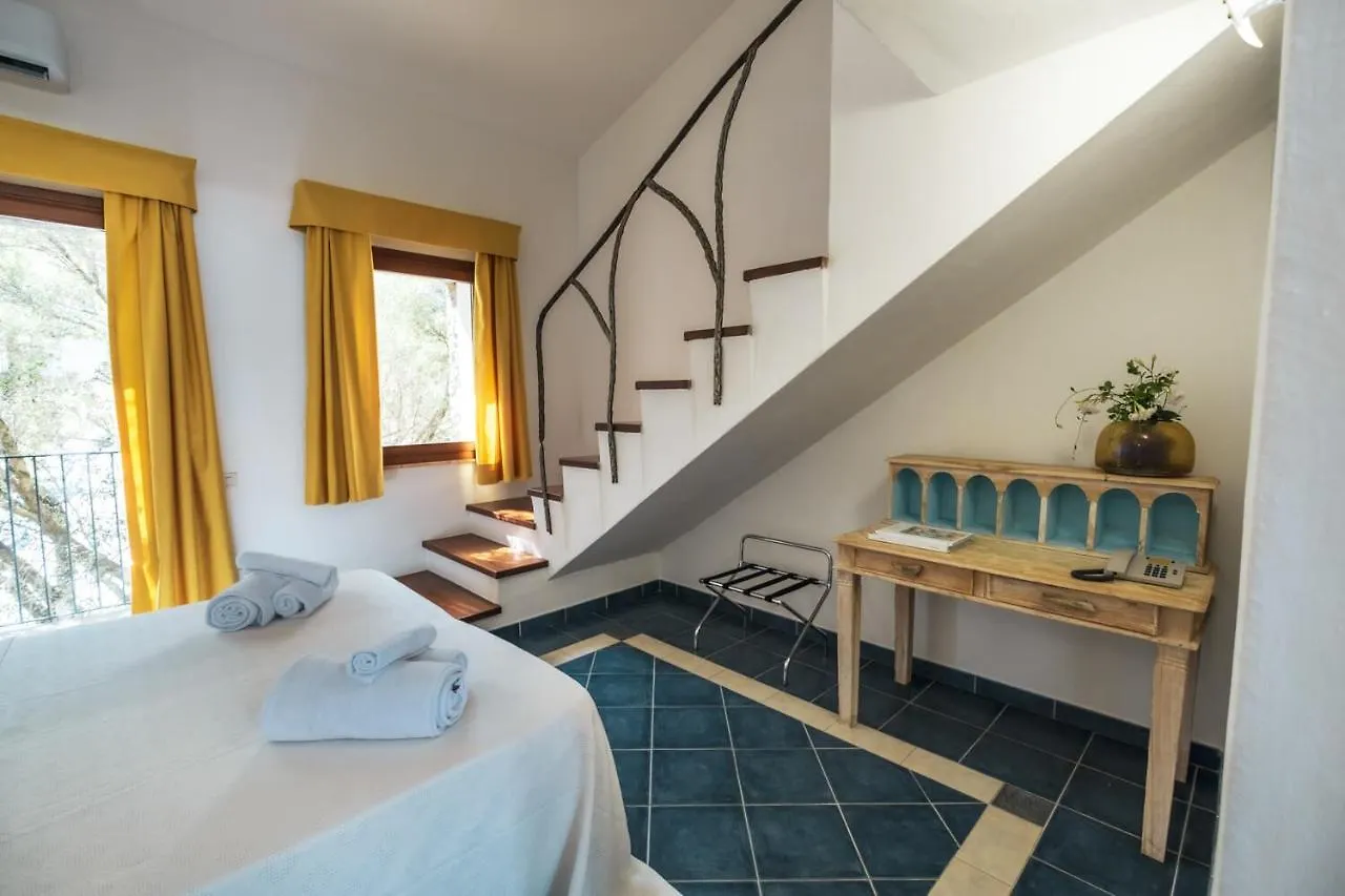 La Suera San Pantaleo Hotel